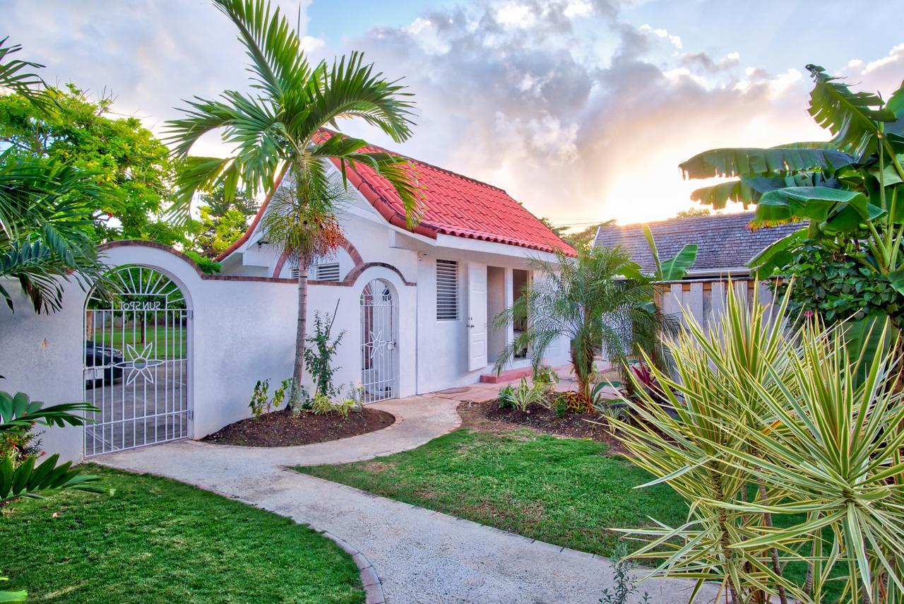 Sunspot Villa รันอเวย์เบย์ ภายนอก รูปภาพ