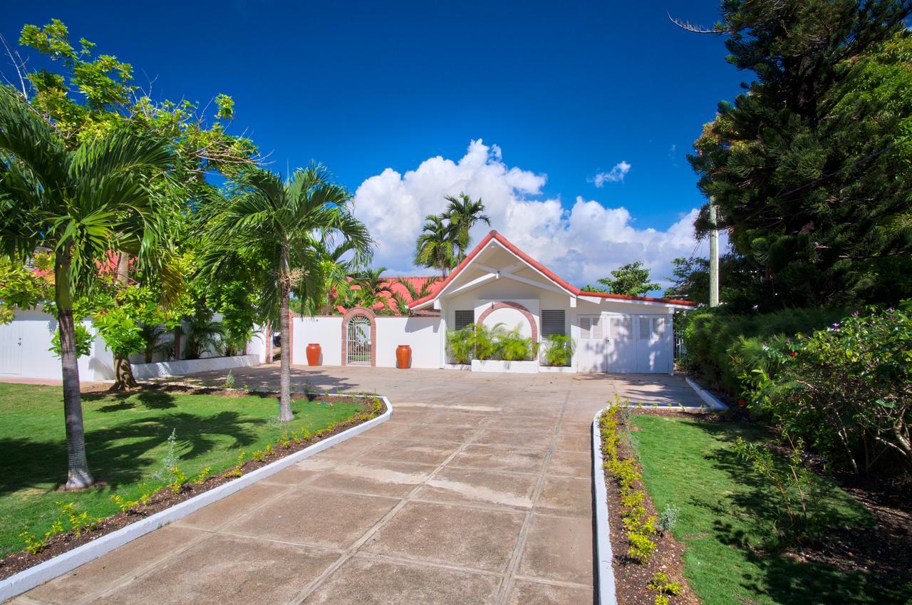 Sunspot Villa รันอเวย์เบย์ ภายนอก รูปภาพ